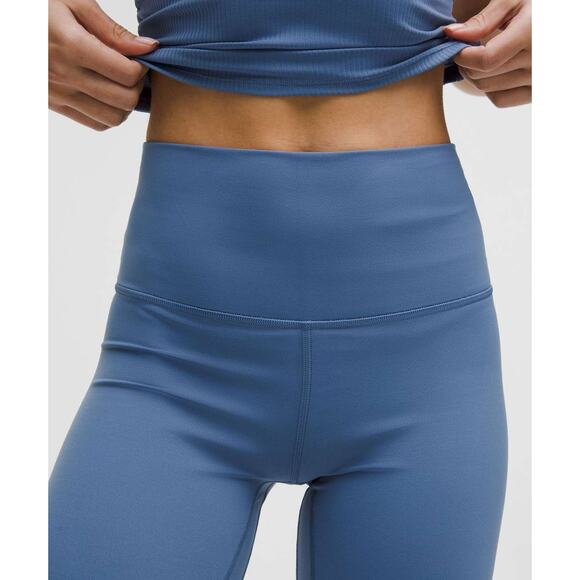 (0141) NWT Lululemon Align High-Rise Short 6" Washed Denim sz 4 - Picture 2 of 3